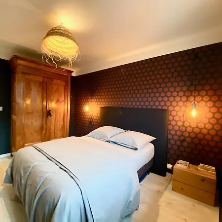 Chaleureux Entre Zola Et Proce. Nantes