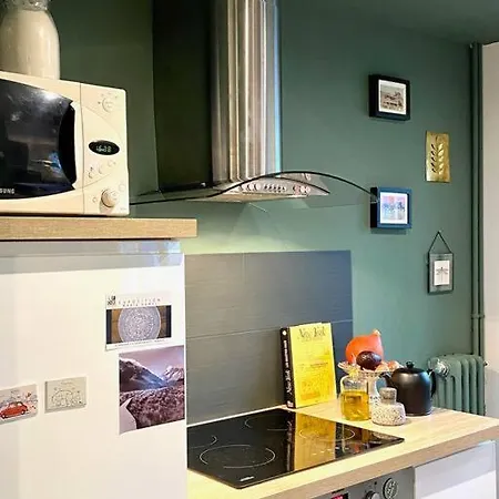 Chaleureux Entre Zola Et Proce. *