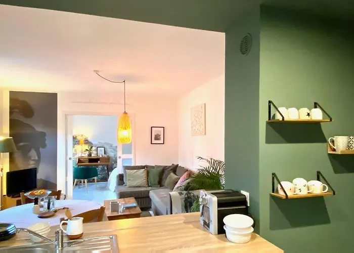 Chaleureux Entre Zola Et Proce. 南特