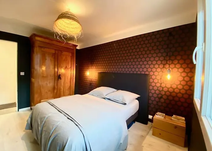 Chaleureux Entre Zola Et Proce. 南特