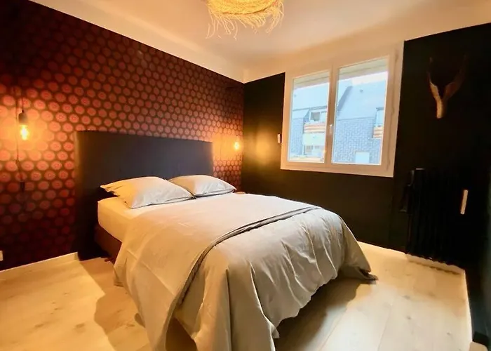 Chaleureux Entre Zola Et Proce. 南特