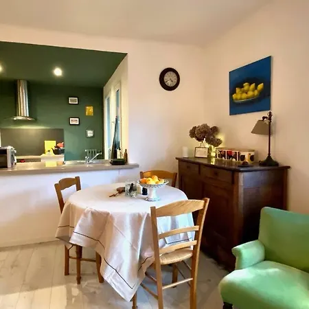 Chaleureux Entre Zola Et Proce. Nantes